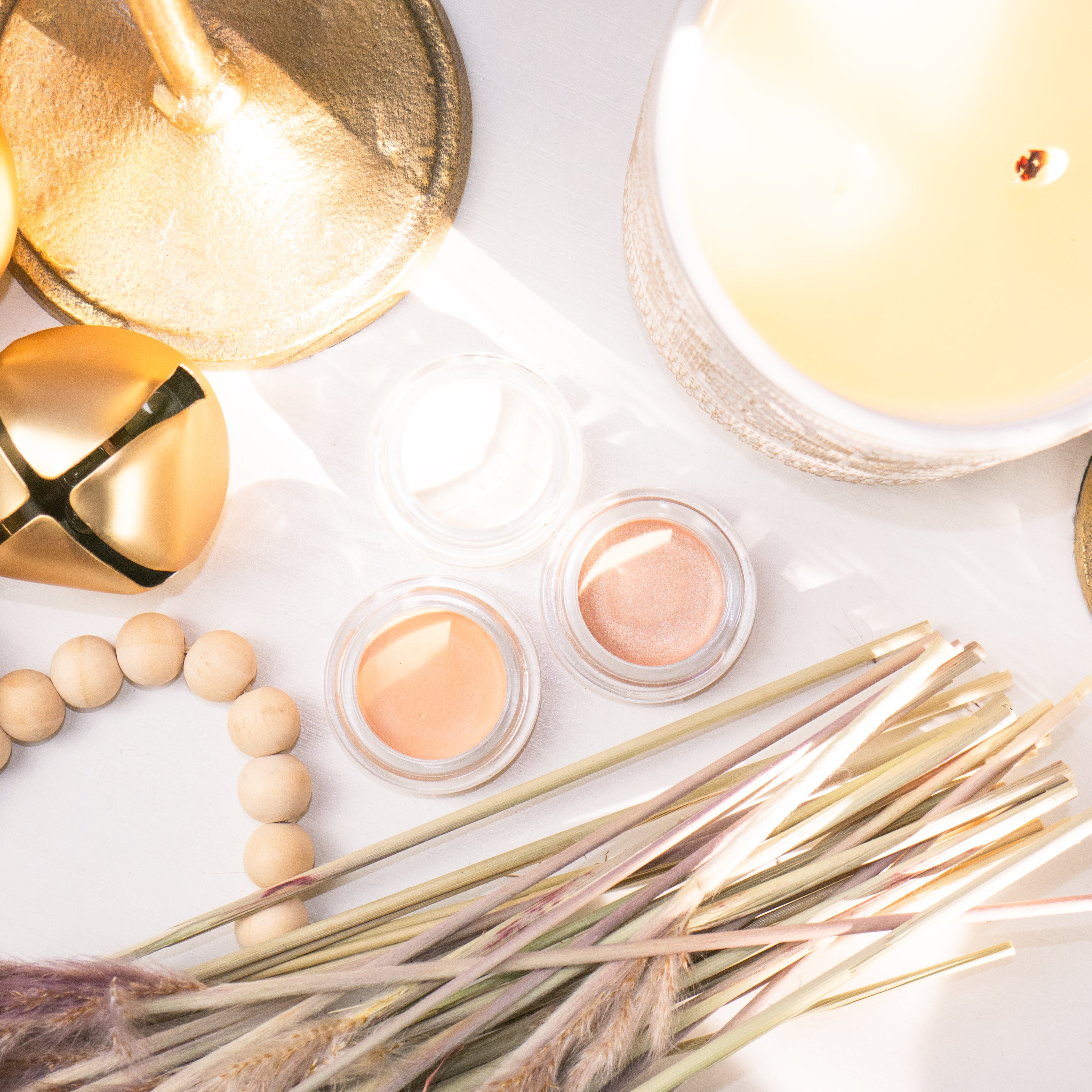 Cream Shimmer Pods